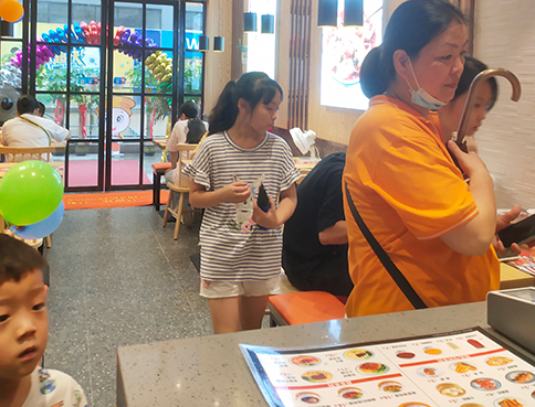 開(kāi)一家餐飲店，如何做好店鋪的宣傳工作？